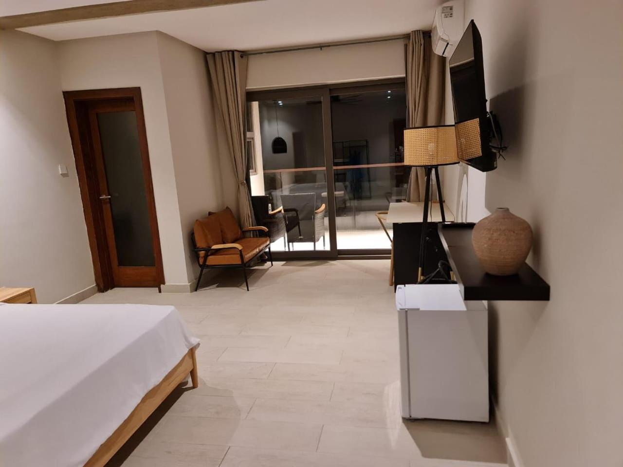 Serenity Terraces Beach, Hotel - Kokrobite Kültér fotó